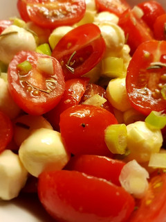 Una foto de Entrante de Tomates Cherry y Mozzarella