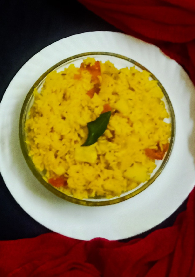 ખારી ભાત (Khari bhat Recipe In Gujarati) રેસીપી મુખ્ય ફોટો