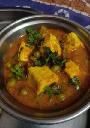 મટર પનીર (MATAR PANEER recipe in Gujarati) રેસીપી મુખ્ય ફોટો
