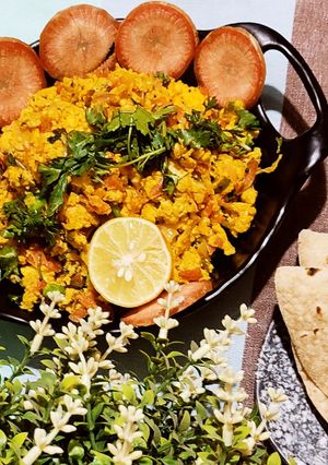 साधी सोपी अंडा भुर्जी (Anda Bhurji Recipe In Marathi) रेसिपी चे मुख्य फोटो 