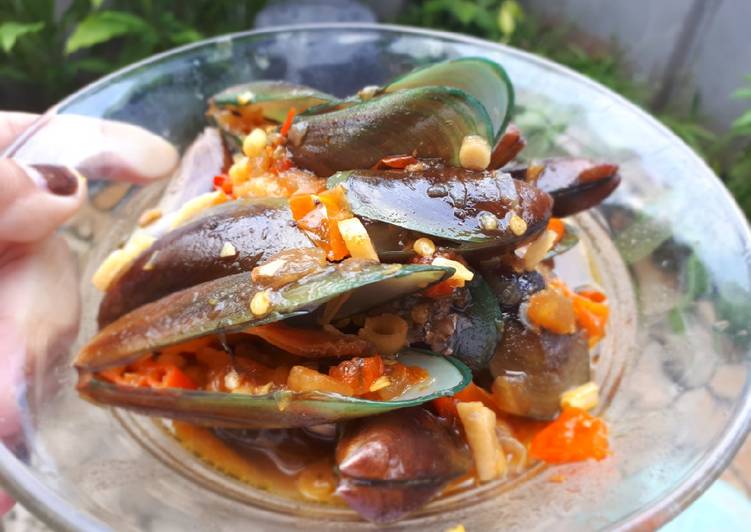 Langkah Mudah untuk Membuat Kerang Hijau Oseng Pedas Enak Banget