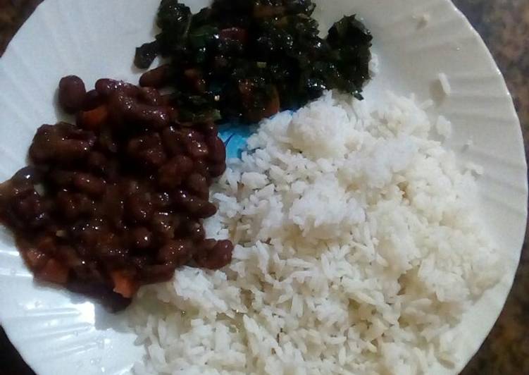 Plain rice with beans and kales
