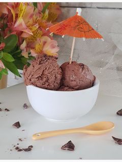 Une photo de Glace au chocolat, sans sorbetière