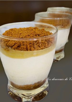 Une photo de Mousse au citron sur lit de spéculos
