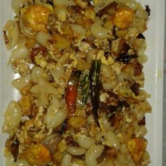 A picture of Egg prawn pasta.