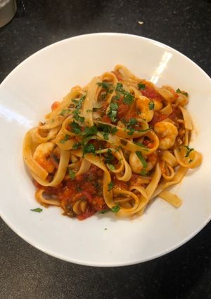 A picture of Chilli prawn tagliatelle.