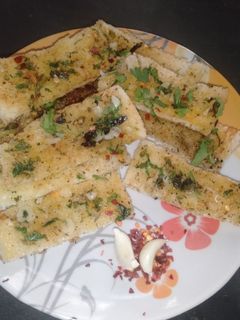 गार्लिक ब्रेड (Garlic bread recipe in Hindi) रेसिपी मुख्य फोटो