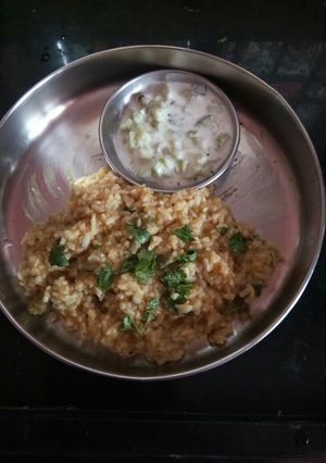 A picture of Avalakki/Poha Bisi Bele Bath.