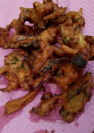 A picture of Crispy Vegetable Pakoras.