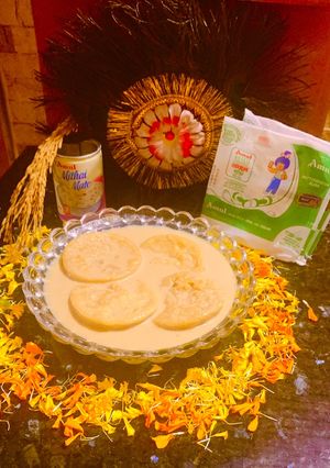 দুধ চিতই পিঠা (dudh chitoi pittha recipe in bengali) রেসিপির প্রধান ছবি
