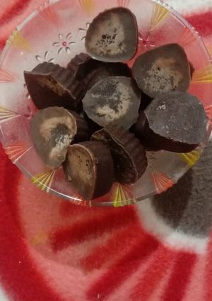 होममेड चॉकलेट (Homemade chocolate recipe in Hindi) रेसिपी मुख्य फोटो