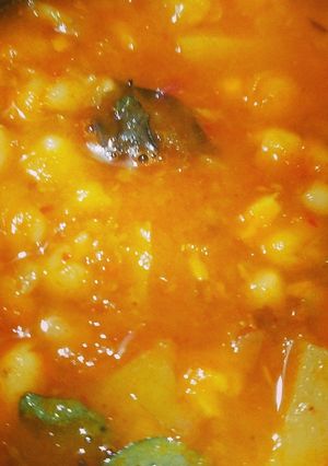 A picture of Punjabi chawla/ lobia masala curry.