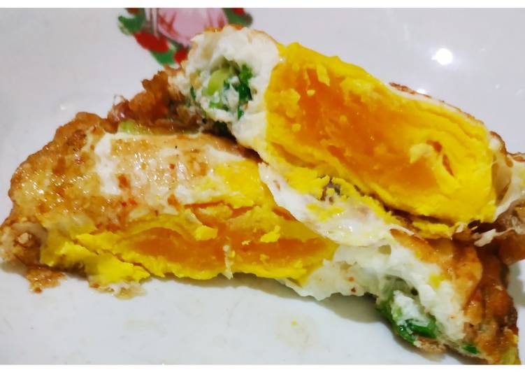 Resep Telur ceplok daun bawang Jadi, Bisa Manjain Lidah