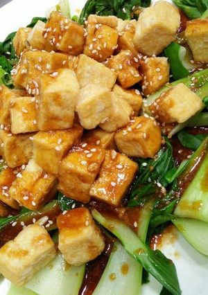 A picture of Sweet and Sour chicken.
