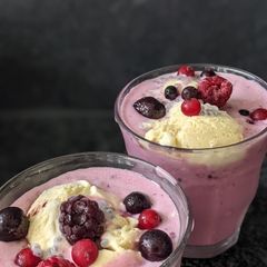 A picture of Berry berry falooda.
