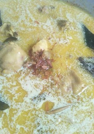 Foto resep Opor ayam kuning 🐔