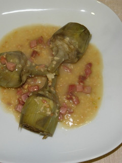 Una foto de Alcachofas con salsa de almendras