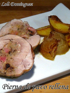 Una foto de Pierna de pavo rellena al horno