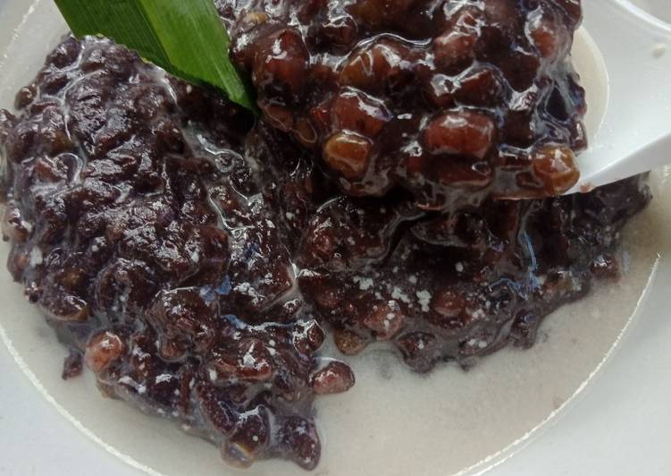 Bubur Ketan Hitam kuah santan