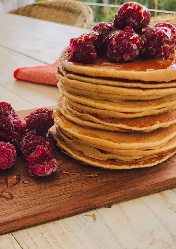 Una foto de Pancakes con miel