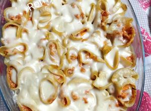 Foto de Macarrão Lucomani gratinado com frango e bechamel
