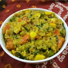A picture of Oats veggie upma.