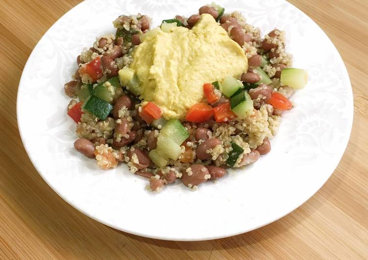 Ensalada de legumbres, verduras y quinoa