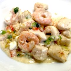 A picture of Shrimp and White Fish Pot-Pourri.