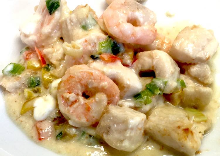 Steps to Prepare Homemade Shrimp and White Fish Pot-Pourri