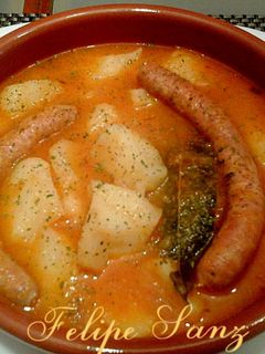 Una foto de Patatas guisadas con salchichas