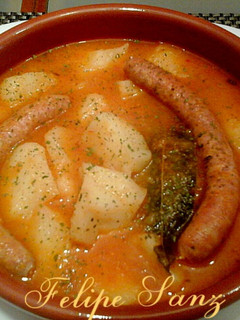 Una foto de Patatas guisadas con salchichas
