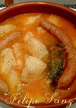Foto principal de Patatas guisadas con salchichas