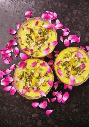 मैंगो फिरनी (Mango phirni recipe in Hindi) रेसिपी मुख्य फोटो