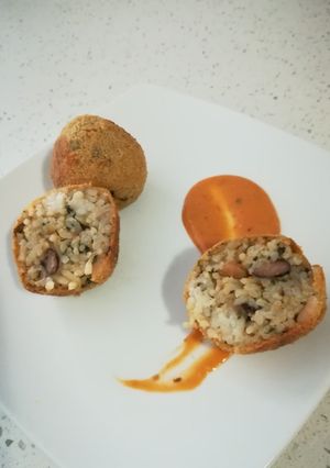 Una foto de Croquetas de arroz