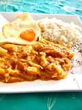 Cebolla frita con salsa de zanahoria