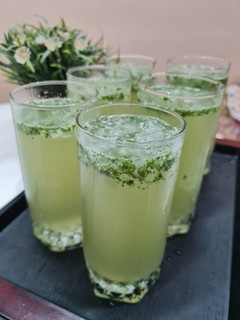 A picture of Lemonade.