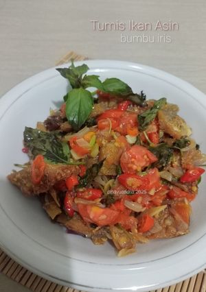 Foto resep Tumis Ikan Asin bumbu iris