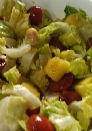 Una foto de Ensalada fresca con mango