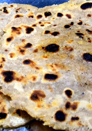 A picture of Ajwain wali roti.