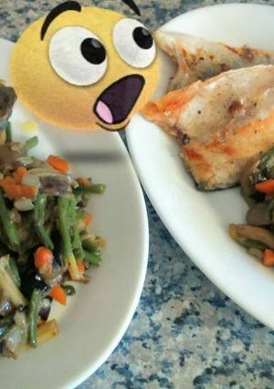 Una foto de Lubina fresca a la plancha con verduras salteadas al wok!!
