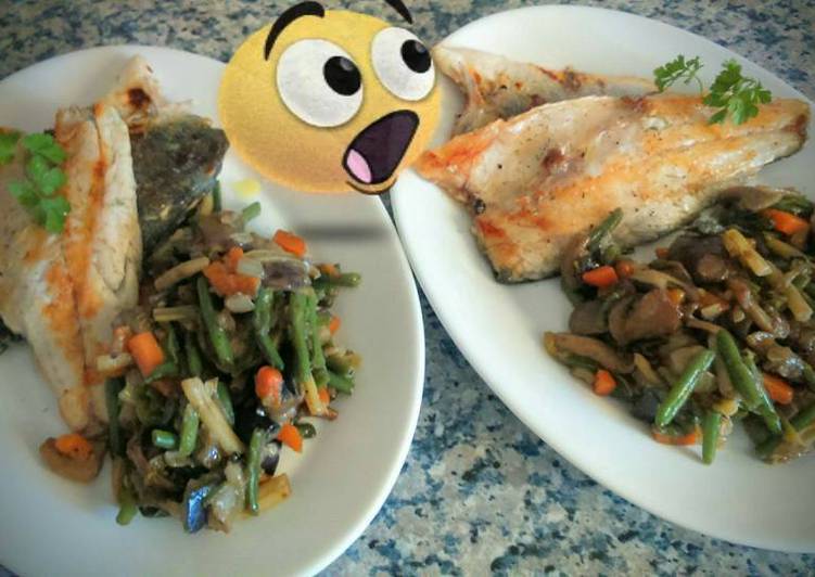 Lubina fresca a la plancha con verduras salteadas al wok!! Receta de