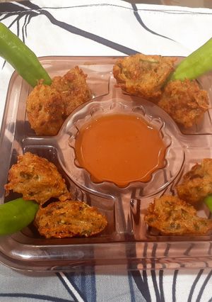 ફરાળી દૂધીના ભજિયા & ખજૂર આંબલીની ચટણી(Farali dudhi bhajiya & Khajur-Aambli ni chatney in Gujarati) રેસીપી મુખ્ય ફોટો