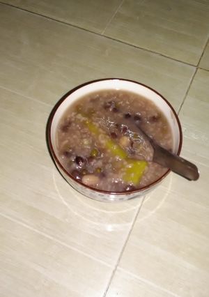 Hình của món Cháo đậu và khoai lang.