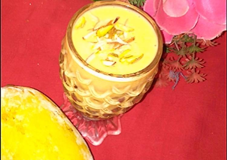 Step-by-Step Guide to Make Quick Mangoes Milk shake mazedar 👌😋