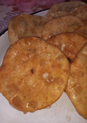 Una foto de Tortas fritas con almíbar 😋😍