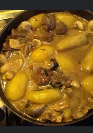 Une photo de Pommes de terre au bœuf champignons et quatre épices