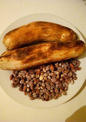 A picture of African Soaked Cassava with Roasted Ground nuts.