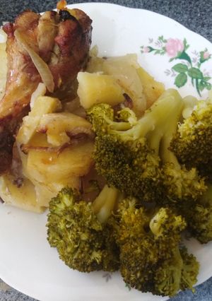 Una foto de Pollo al horno con papas!!!