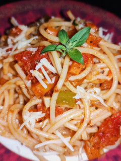 ரெட் சாஸ் ஸ்பகட்டி(red sauce spaghetti recipe in tamil) செய்முறை முக்கிய புகைப்படம்
