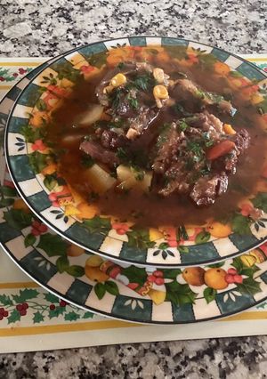 Una foto de Ox tail soup (sopa de rabo de res)
